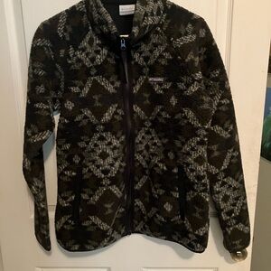 Woman’s Columbia fleece Jacket size M